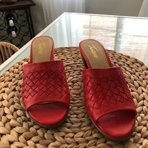 Corsa sandal, Trotters line of Signature